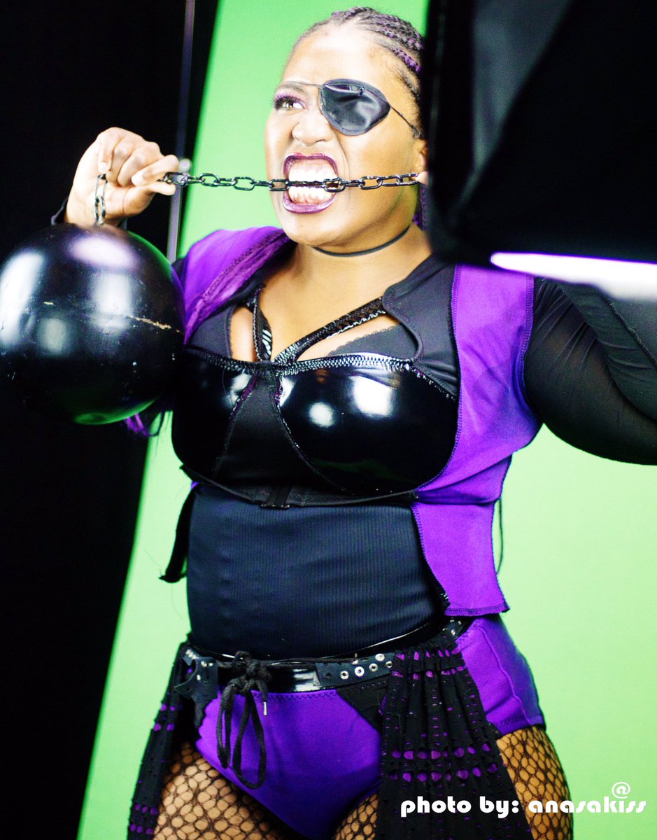 _TheWOAD's tweet photo. 🎶1 Eyed, Thick Thighed Fine Purple People Beater 🎶 #WOAD #WOADCrushWednesday #WCW #1EyedThickThighed 

@WWNSHINE @WWNLive #SHINE66 #SHINEWrestling 

📸: @anasakiss on IG https://t.co/UCs2dSbTXB