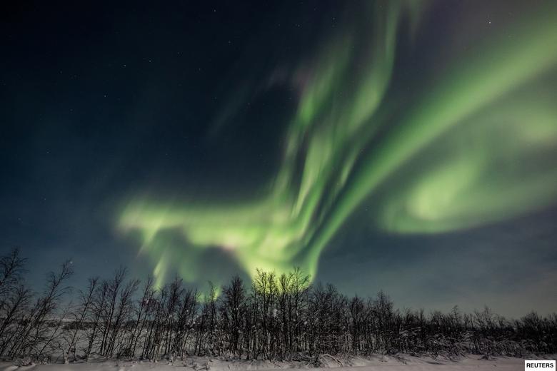 😍 Northern Lights over the sky in Enontekio in Lapland, Finland yesterday.