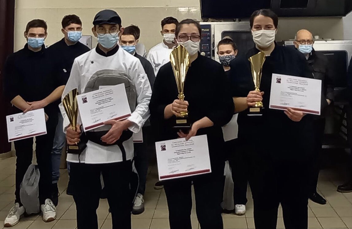 AndreMARTIN126's tweet photo. Merci à la FACT Fédération des artisans charcutiers traiteurs @cmarPDL pour ce retour en images sur le concours régional du meilleur apprenti 2021... et encore bravo à tous de la part de @C_MORANCAIS et des élus régionaux ! https://t.co/XhZVIT9ONW
