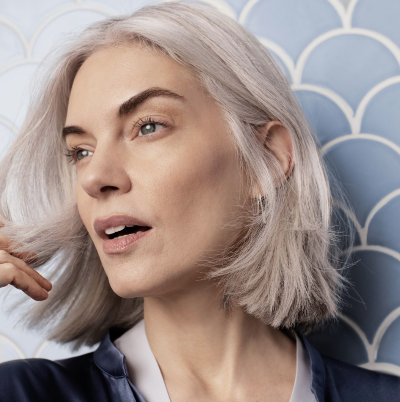 RodanFieldsHQ's tweet photo. We all want postpone the moment when we see the first signs of aging. 

Read on for 4 simple things you can do now to prevent the first signs of aging showing up (uninvited) too early: https://t.co/0uSb9cujT2 https://t.co/awIQBpluCy