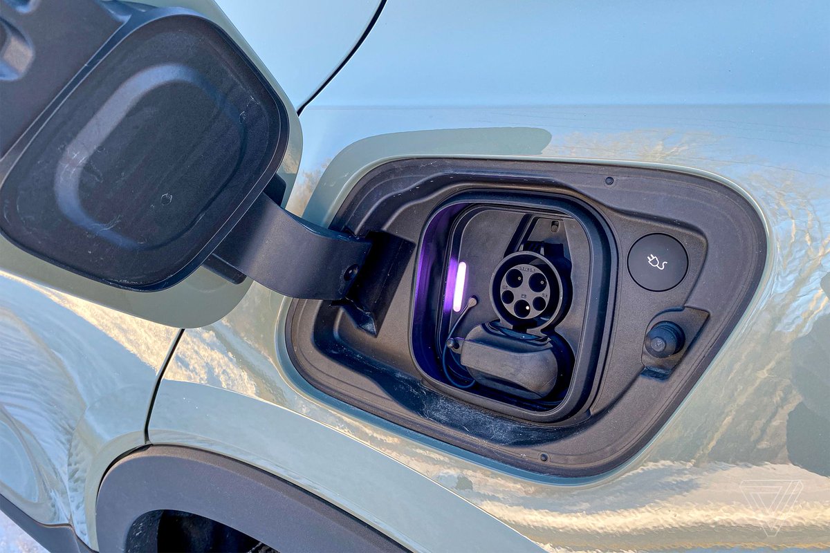 Google’s using AI to plan electric car trips because EV charging is still a nightmare theverge.com/2021/1/27/2225…