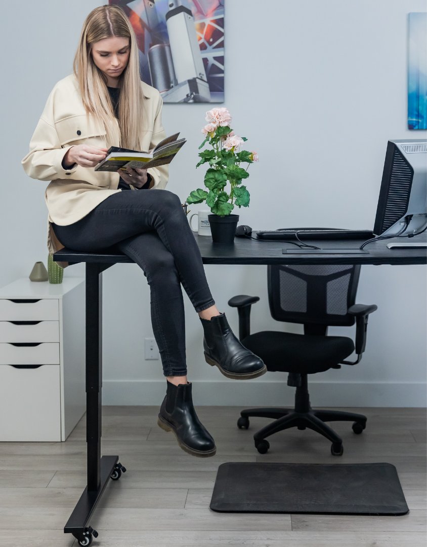 ProgAutoInc's tweet photo. Never fear, our 270 lbs weight capacity is here 🙌 Our Solo Ryzer was built to be durable and reliable – we don’t give 8-year warranties to just anything!

https://t.co/wNrLI22C6Z

#standingdesk #sitstanddesk #weightcapacity #homeoffice #workingfromhome #officedesk #productivity https://t.co/eMZZ8TPrIz