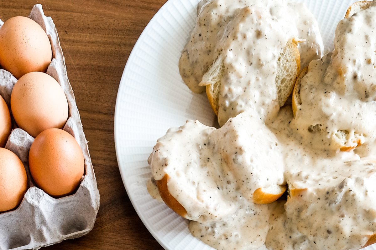 Mike called on his Auntie Kim for the ultimate creamy, savory sausage gravy sitting atop our house-made biscuits, paired with truffle gouda eggs as part of this weekend's brunch add-on. Get it with our #TravailFamilyMeal at travailkitchen.com/familymeal36