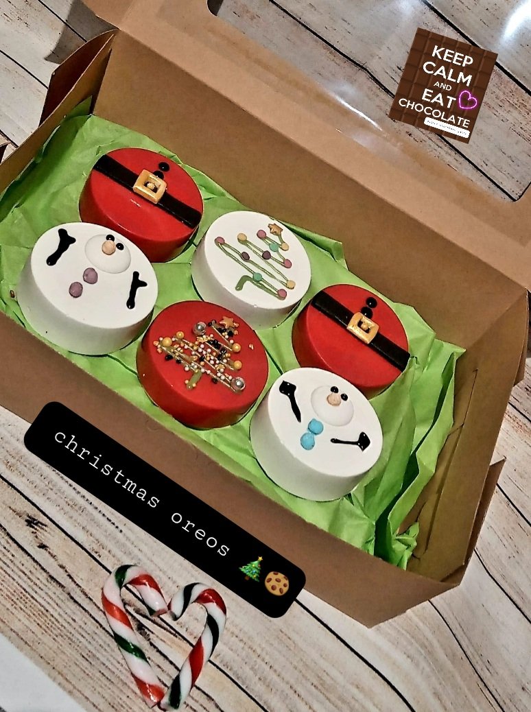 keepcalmeatchok's tweet photo. Dipped oreos/biscoffs 🍪🍫 https://t.co/ZkskHdDCSW