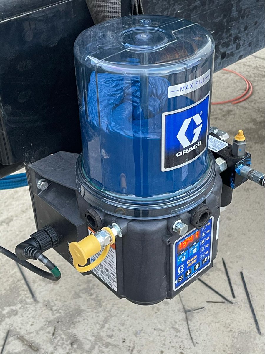 We never get tired of that blue. #GracoPump #greasepump

📸: Jared Johnson