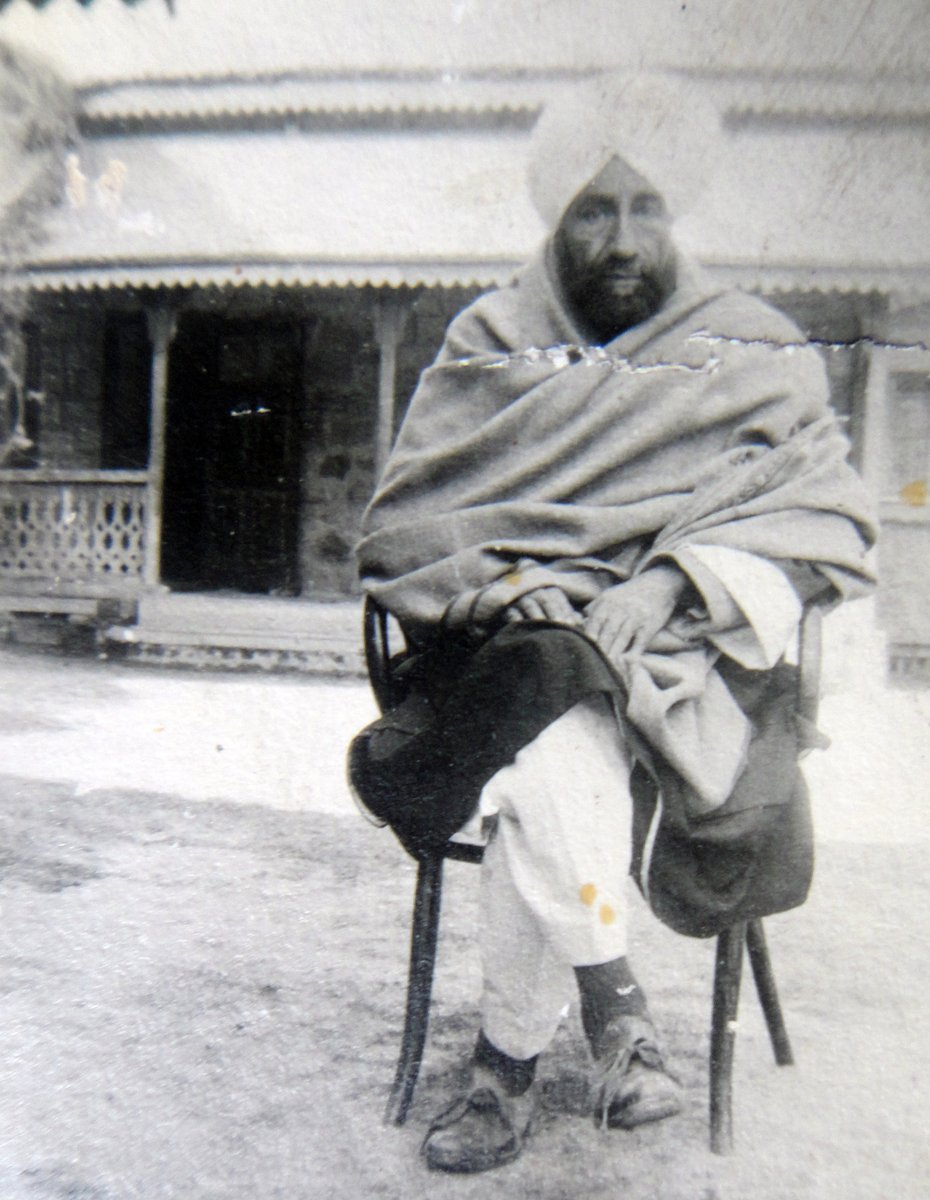 4. Pehran- the loose Kashmiri gown/tunic extending up till knee with a underlayer of white phoos can be seen in this image of Munshi Hussain Ali (d. 1933) who was head Persian teacher at State High school. A dusa (pashima long shawl) is used as an overwrap. In another image the