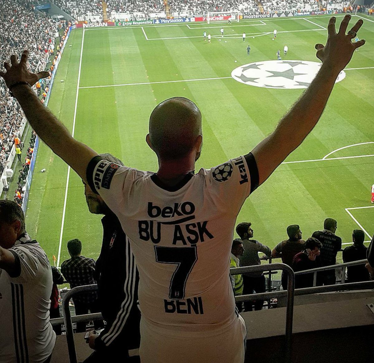 mutlukosan's tweet photo. Güzel "Zaafsın"
@Besiktas #besiktas https://t.co/8jGnh18Rjl