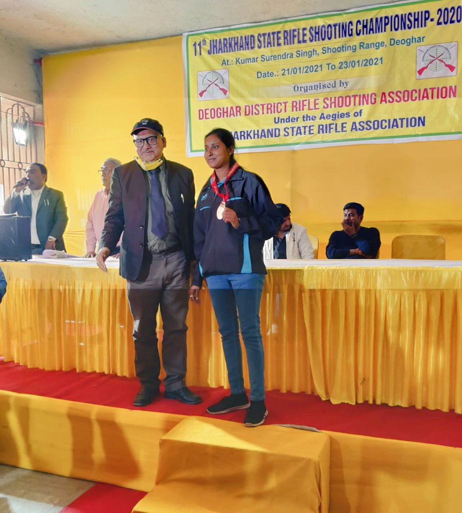 konica_layak's tweet photo. 11th Jharkhand State Rifle Shooting Championship-2020 me one gold and one silver jeeta hai maine magar jharkhand government se koi help nahi mila hai abhi tak pls help for one rifle  @HemantSorenJMM @SonuSood @SportsJharkhand @ourcmo https://t.co/sScD4saNFR