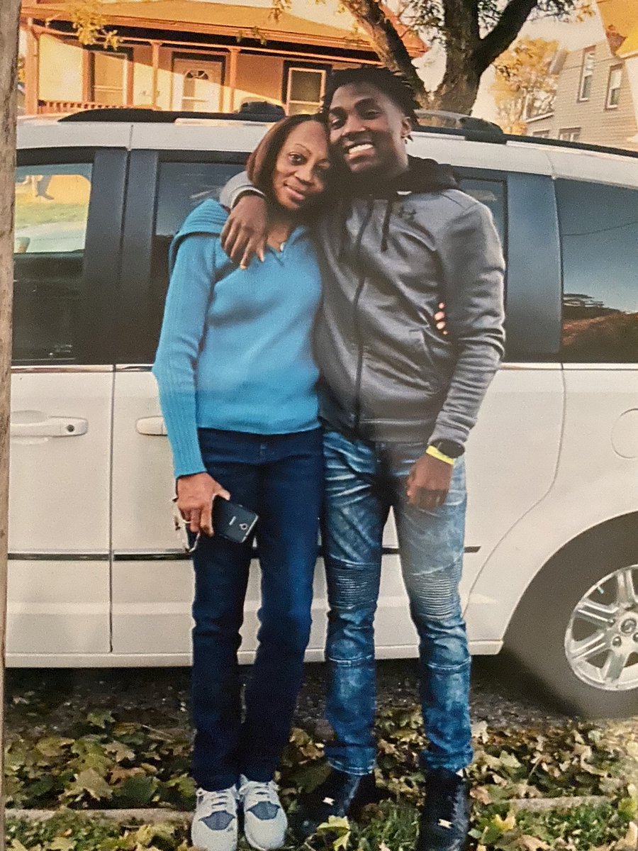 Trellpay10's tweet image. RIP Mama. best hood mama you would ever meet😭💯❤️