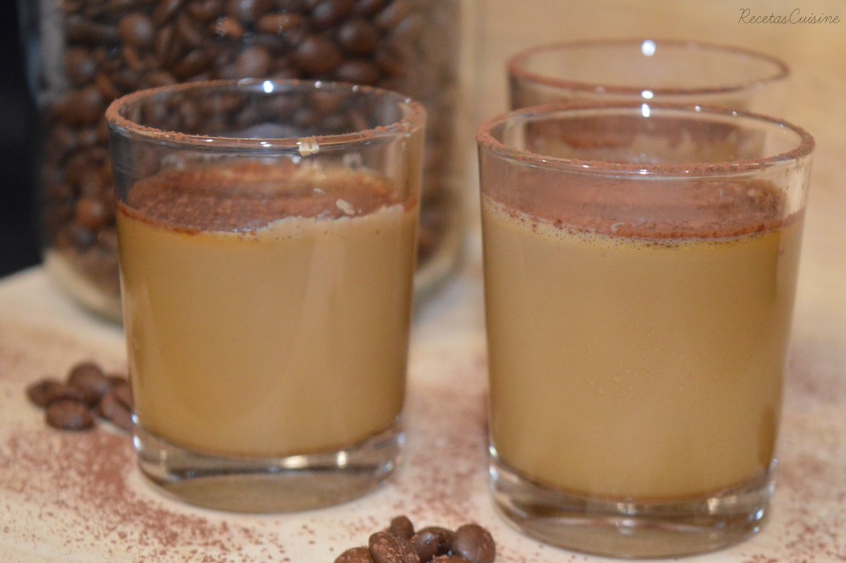 Para un postre o la hora de la merienda, si queremos que tenga poquitas calorías, esta cuajada de café sin azúcar resulta una buena elección. RECETA: bit.ly/3sVjs3A #companion #moulinex #postre #healthy