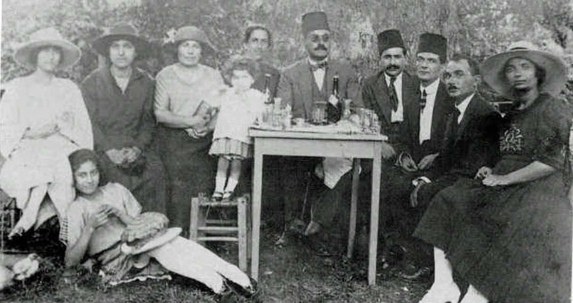 Drinkers in Istanbul beer gardens circa 1900s.
