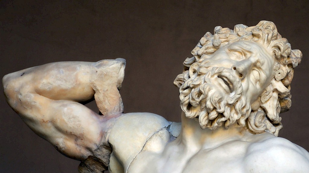 (7/8) Several restorations and repairs have been made on the Laocoön Group. His right arm missing, replacements were made in 1511 and 1532 until in 1906, Ludwig Pollak discovered a similar arm in a builder's yard in Rome. Remarkably, it was the original and a perfect fit!