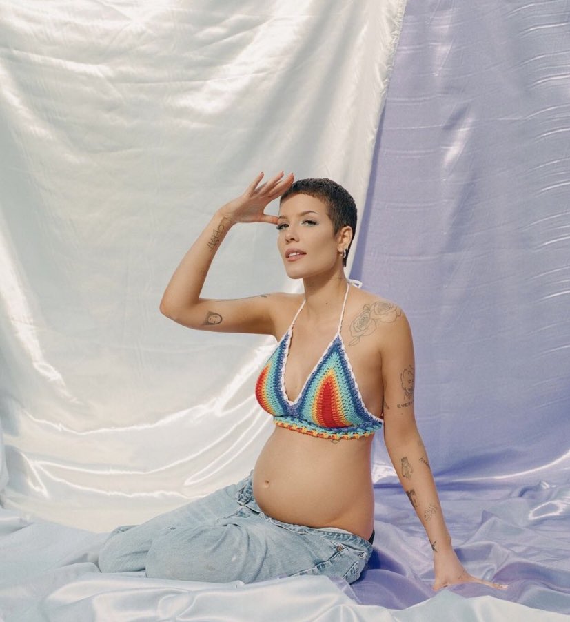 _Jmfilter's tweet photo. @halsey My God, congratulations, you will be a beautiful and great mom. I LOVE YOU AND WHAT A BEAUTIFUL BELLY https://t.co/vmNH5bNH7U