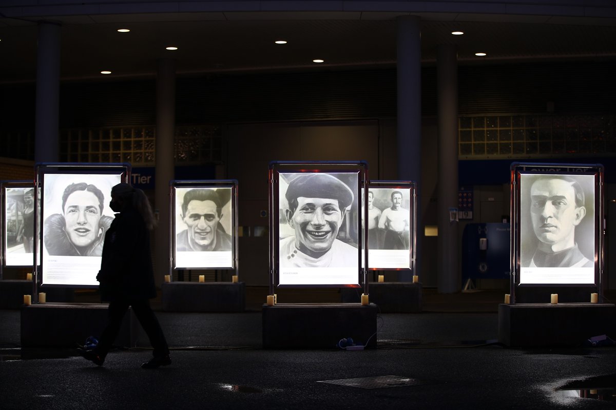 ChelseaFC's tweet photo. Tonight we pay tribute to 20 athletes who died during the Holocaust.
 
Their stories highlight that no part of society was spared. The club will continue to keep their legacy alight by sharing their stories to inspire future generations.
 
#WeRemember #HolocaustMemorialDay https://t.co/gk0IhKeFI2