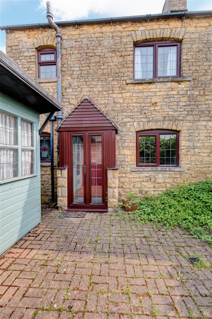 New Instruction - Bourton on the Water - £320,000
A three bedroom character cottage tucked away and offering well laid out accommodation over three floors with a small courtyard to the rear. 
Call for more information 01451 822977