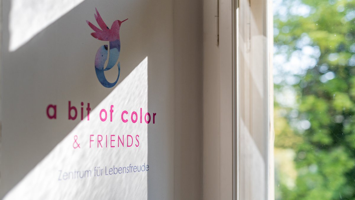 Nicht alles ist so, wie geplant. ⁠
Manches ist jetzt schon viel besser.⁠
⁠
⁠
Wir freuen uns auf euch. #jetztistdiebestezeit⁠ #choosehappy
✅Ausbildungsstart zum Lebensfreude-Botschafter (IiE®-CA) am 09. Februar 2021 // Als ONLINE LIVE CLASS: 
abitofcolor.de/events/lifecoa…