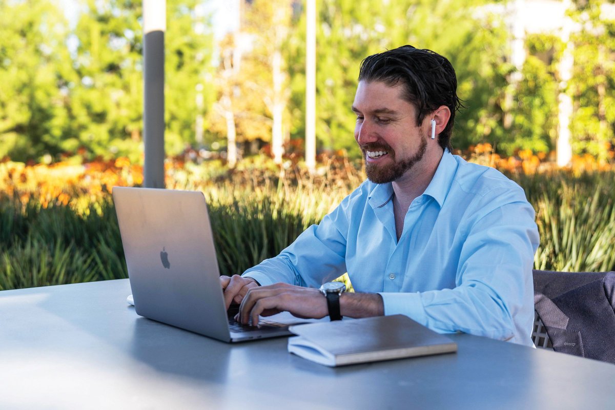 OCfreshsqueezed's tweet photo. Get to know Fresh Squeezed Tech Founder, @NealBloom, in the latest article from @UCICove & @kaitlinaquino. See how Neal went from mechanical engineer working on rockets to today's work connecting people in the OC startup ecosystem. https://t.co/2Cp1lwKXm5 | #OCtech #TechEcosystem https://t.co/JaxqxFjs1M
