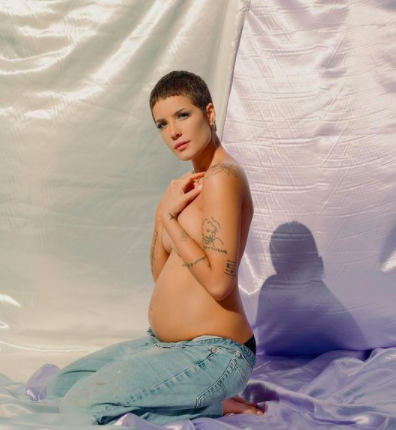 MusicChoice's tweet photo. "And when you decide it’s your time to arrive, I’ve loved you for all of my life..."💕 Crying the happiest of tears for @halsey today! Congratulations mama! This little one is so blessed to be yours🤱 https://t.co/NYsSWLJVNI