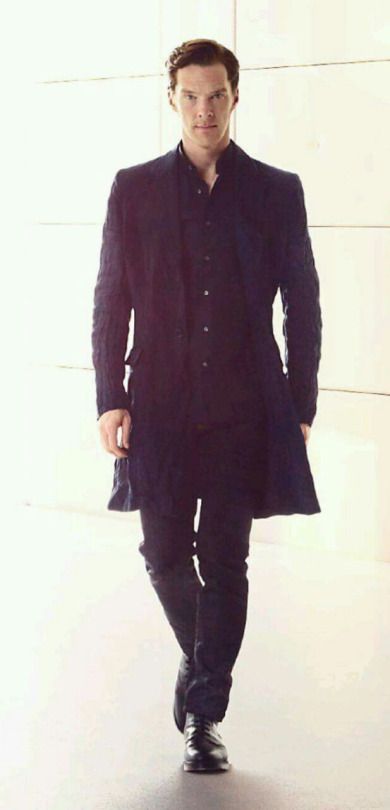 kalazarLuvsBenC's tweet photo. #CumberLetterB@CumberbatchSpam
dressed in Black https://t.co/ElC8t4UrD3