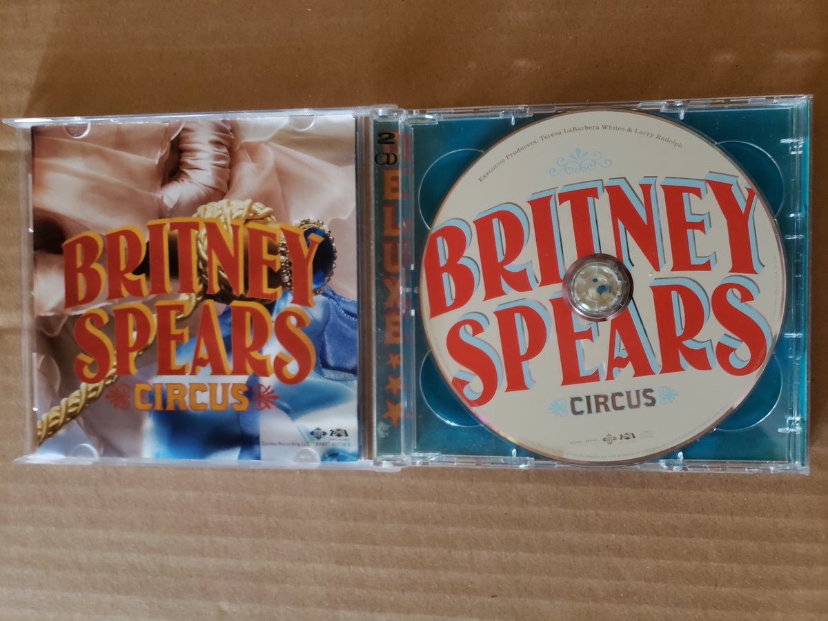 RevistasCDsYMas's tweet photo. @britneyspears #Circus #Deluxe CD+DVD+Póster
CÓMPRALO AQUÍ 👉https://t.co/AWwWBjQsiV
O AQUÍ👉https://t.co/6GS3tuxSQX
#BritneySpears #Womanizer #IfUSeekAmy #Radar #Britney #OutFromUnder #KillTheLights #ShatteredGlass #UnusualYou #Blur #MmmPapi #Mannequin #LaceAndLeather #MyBaby https://t.co/gR2cC4ya7M