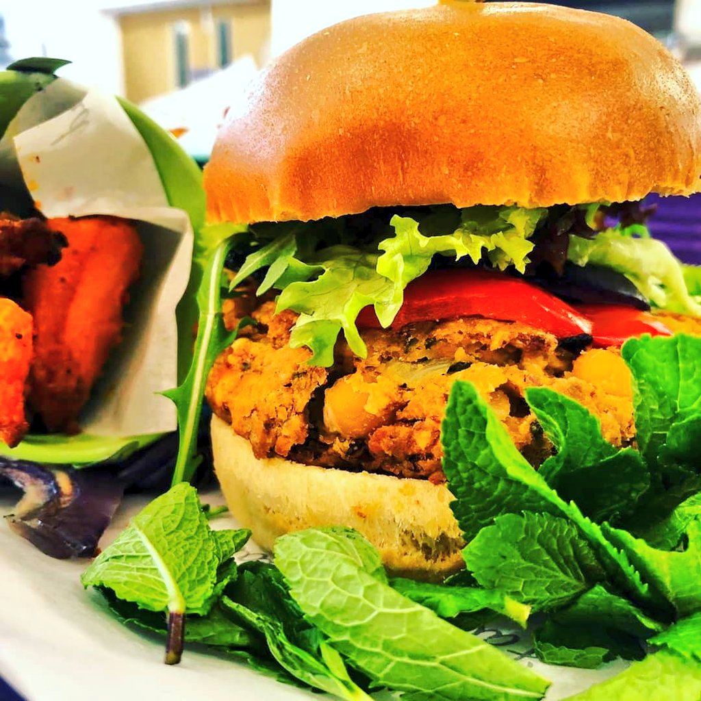 jamesrudman41's tweet photo. Ace plant based falafel burgers with sweet potato fries for lunch. #plantbasedprotien @Rachael48432853 @HolroydHowe @OliCullers https://t.co/Q7hwx1ME9Y