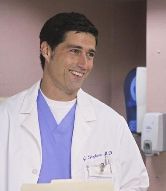 JACK SHEPHARD - His full time profession is his youtube brand. Jack is a doctor and he reacts to hospital tv shows, movie scenes and moments from pop culture, sharing his expertise on how these medical emergencies would really unfold and be treated in real life.