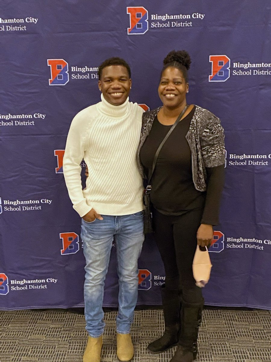 Congrats to BHS senior Malik Griffith, the winner of this year’s Patriot Scholarship! The prestigious Patriot Scholarship, established in the 1980s and made possible year after year by an anonymous donor, is given to one deserving BHS senior on an annual basis. #BPatriotProud