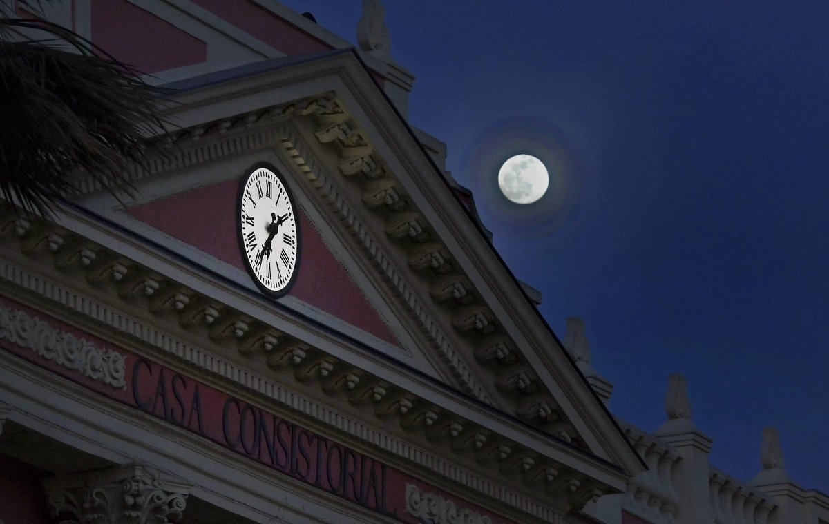 🌕 Luna llena. Murcia al atardecer.

Buenas y cálidas noches.
