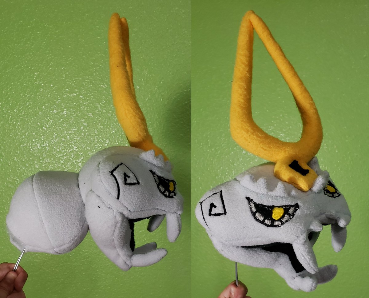 Currently working on a custom Bone Hydra plush from <a href="/SupergiantGames/">Supergiant Games - HADES II out now!</a> Hades. Looking good so far! 🥰