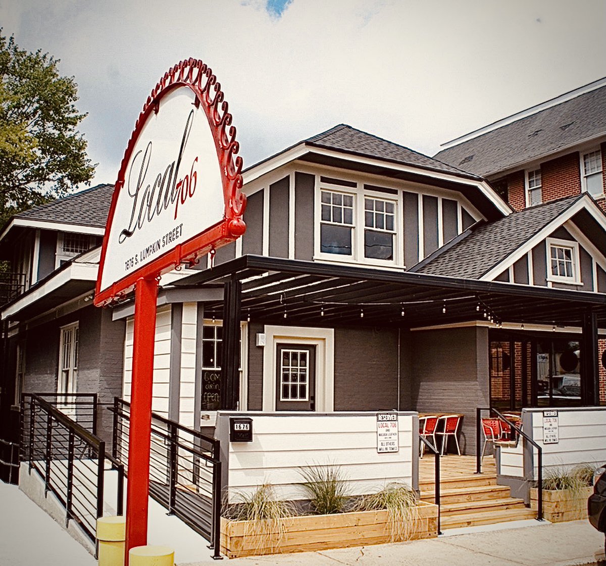 KhakisDown's tweet image. Khakis Down rum in another great location in Dawg Nation! #local706 #athens #uga #khakisdown #khakisdownrum