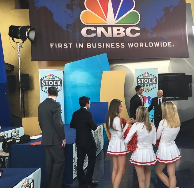 StockCats_2009's tweet photo. Breaking: CNBC claims WallStreetBets is infringing on it's exclusive right to cheerlead individual stocks https://t.co/rak1DTE5Bn