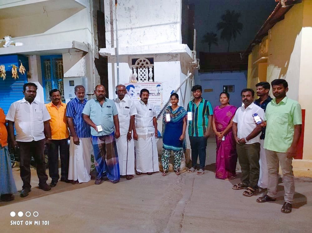 Ksdhanasekar2's tweet photo. 🏴🚩திருப்பூர் கிழக்கு மாவட்டம் *தாராபுரம் நகர திமுக* சார்பாக  7-வது கிளைக் கழகத்தில் *எல்லோரும் நம்முடன்* இணையவழி உறுப்பினர் சேர்க்கை எனது தலைமையில் நடைபெற்றது. உடன் மாவட்ட, நகர, கிளை கழக  நிர்வாகிகள்  உடனிருந்தனர்.🏴🚩 https://t.co/cmCNElXdoM