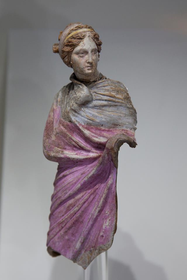 THE TYRIAN PURPLE1st picture: Female statuette, 4th BC, Taranto's Archaeological Museum2nd picture: Purple page from the 6th century AD Codex Argenteus.3rd Fragment of the shroud in which Emperor Charlemagne was buried in 814 AD. #fact  #archaeology  #history  #colour THREAD 1/7