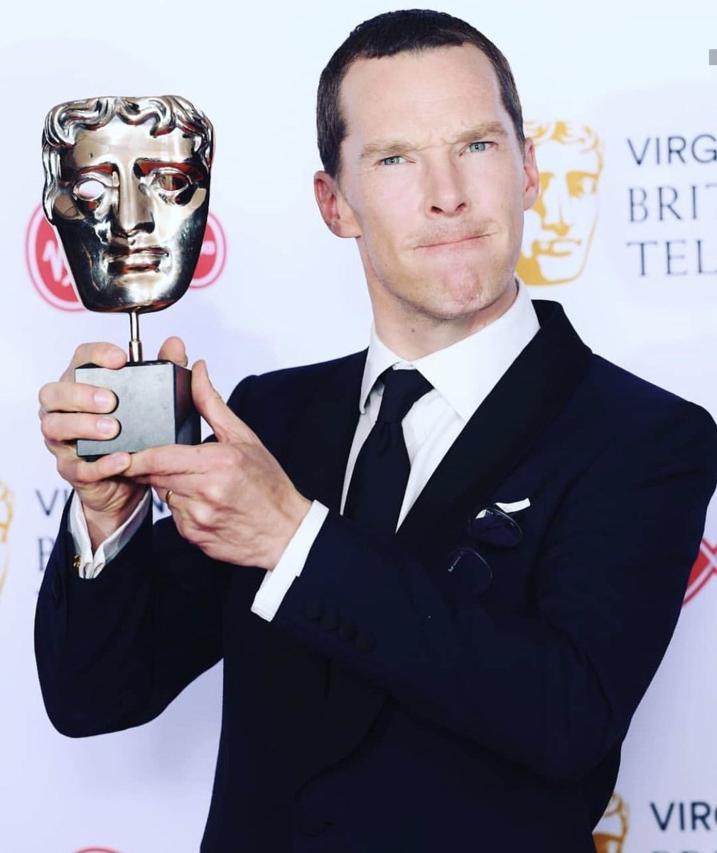 ninewood's tweet photo. @CumberbatchSpam #CumberLetterB
BAFTA! https://t.co/KBxutgOGGf