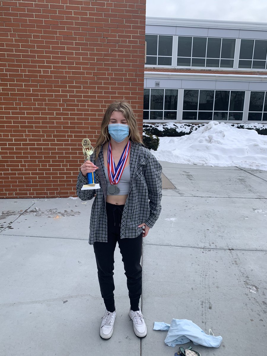 Congratulations to our DECA District 3 Finalists!