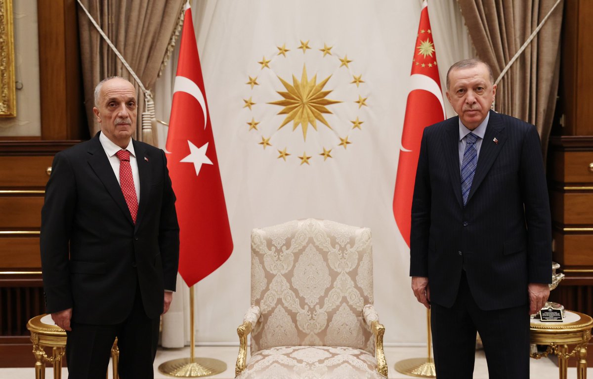 iletisim's tweet photo. Cumhurbaşkanımız @RTErdogan, Türkiye İşçi Sendikaları Konfederasyonu (TÜRK-İŞ) Başkanı Ergün Atalay'ı Cumhurbaşkanlığı Külliyesi'nde kabul etti.

https://t.co/s8TkQnCQjT https://t.co/L2z6UhXPhG