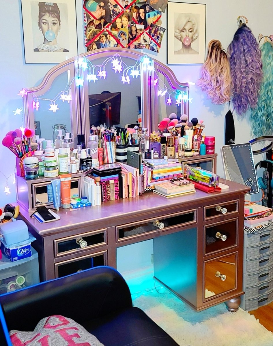 makeupwithtiff's tweet photo. My Beauty Room is finally painted/decorated. Almost finished! 🥰
#beauty #beautyroom #makeup #myhappyplace #Wednesdayvibe https://t.co/IxVi0AWvJ3