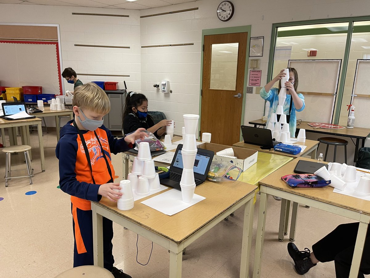 MCSSTEAM's tweet image. Learning about the importance of a supportive foundation to make a strong gumdrop structure! #MasonElementary #stem #steam