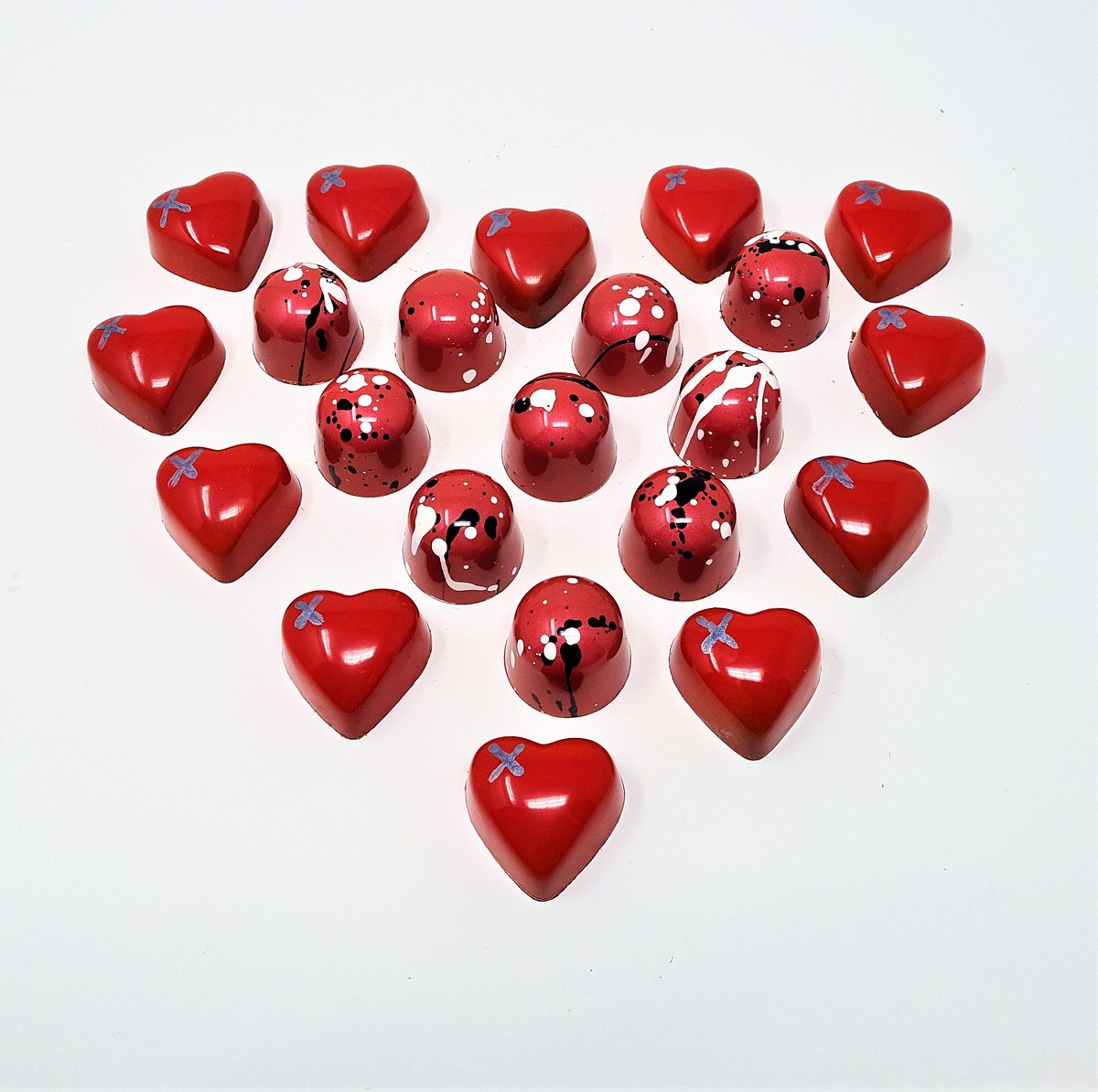 fine_chocolates's tweet photo. With Just over 2 weeks to go to Valentines Day, Do you need a gift?
We have Plenty in stock and can make more!
CODE10 for 10% off
Pick and mix other Chocolates too.
https://t.co/ynv3eVy663

#chocolate #ValentinesDay #SmallBusiness #artisan https://t.co/X1LrEci3Xu
