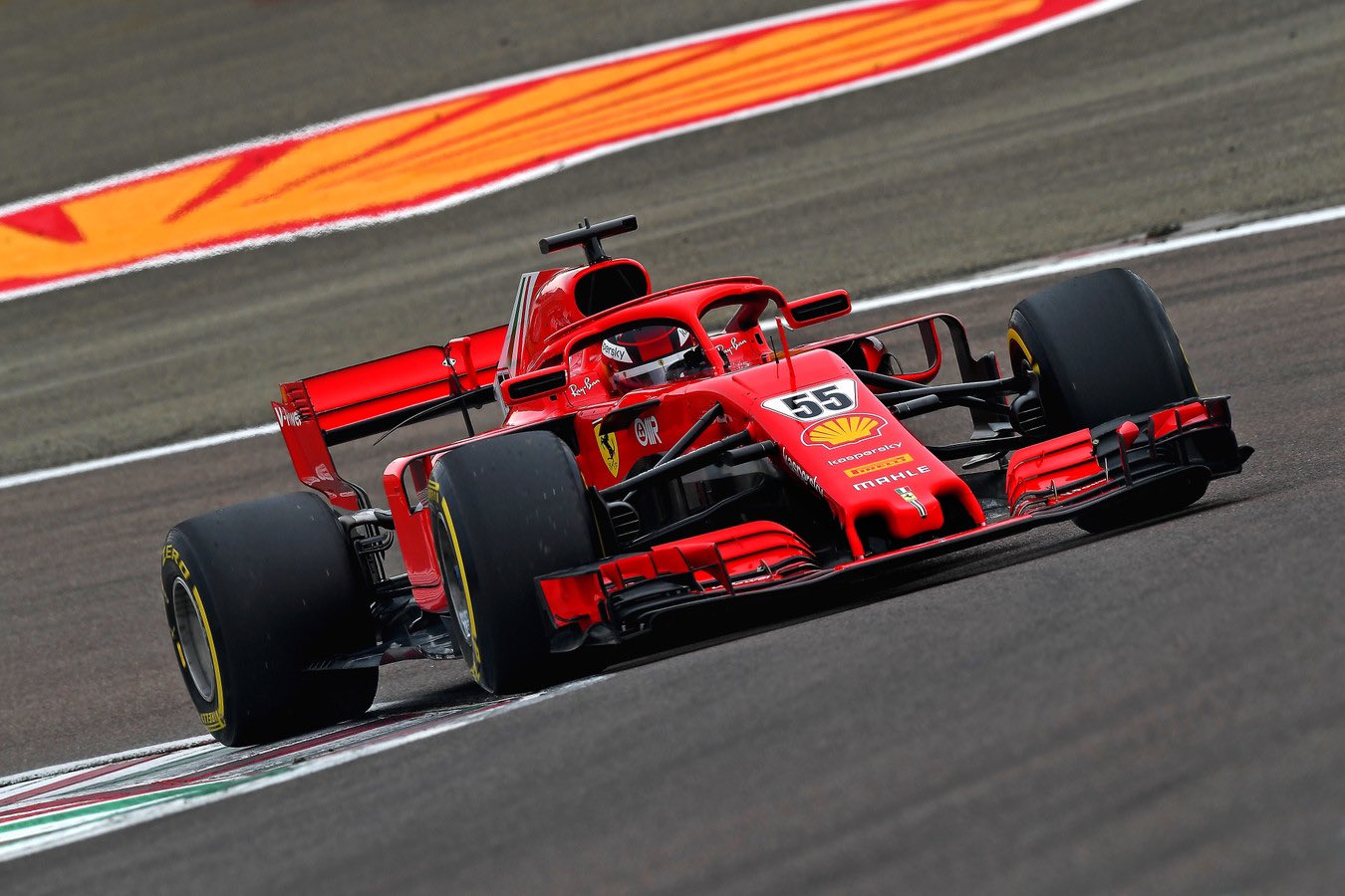 Carlos Sainz completes over 100 laps in first Ferrari F1 test