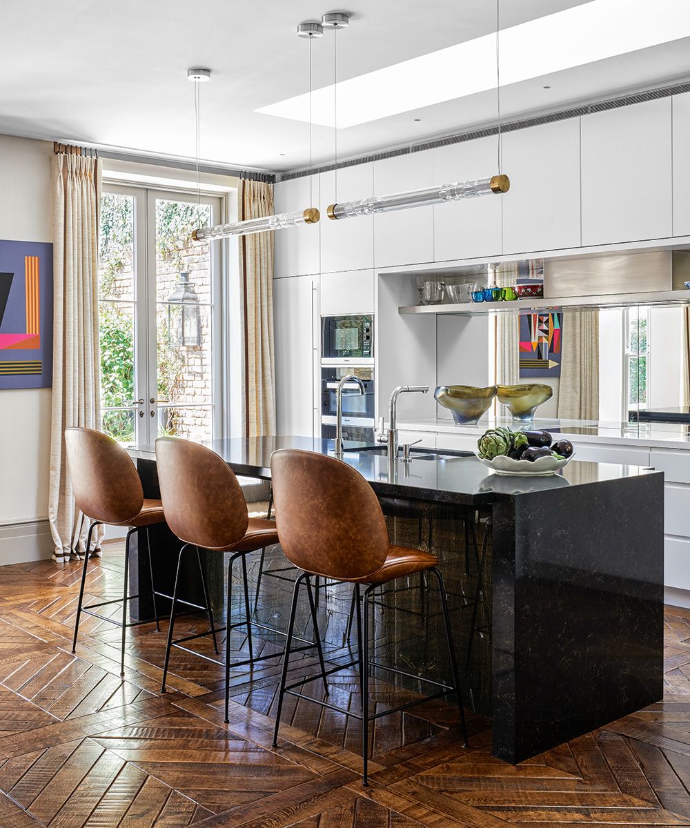 homesandgardens's tweet image. How to plan a kitchen – 5 essential steps, according to interior designers ow.ly/of7n102xFZf