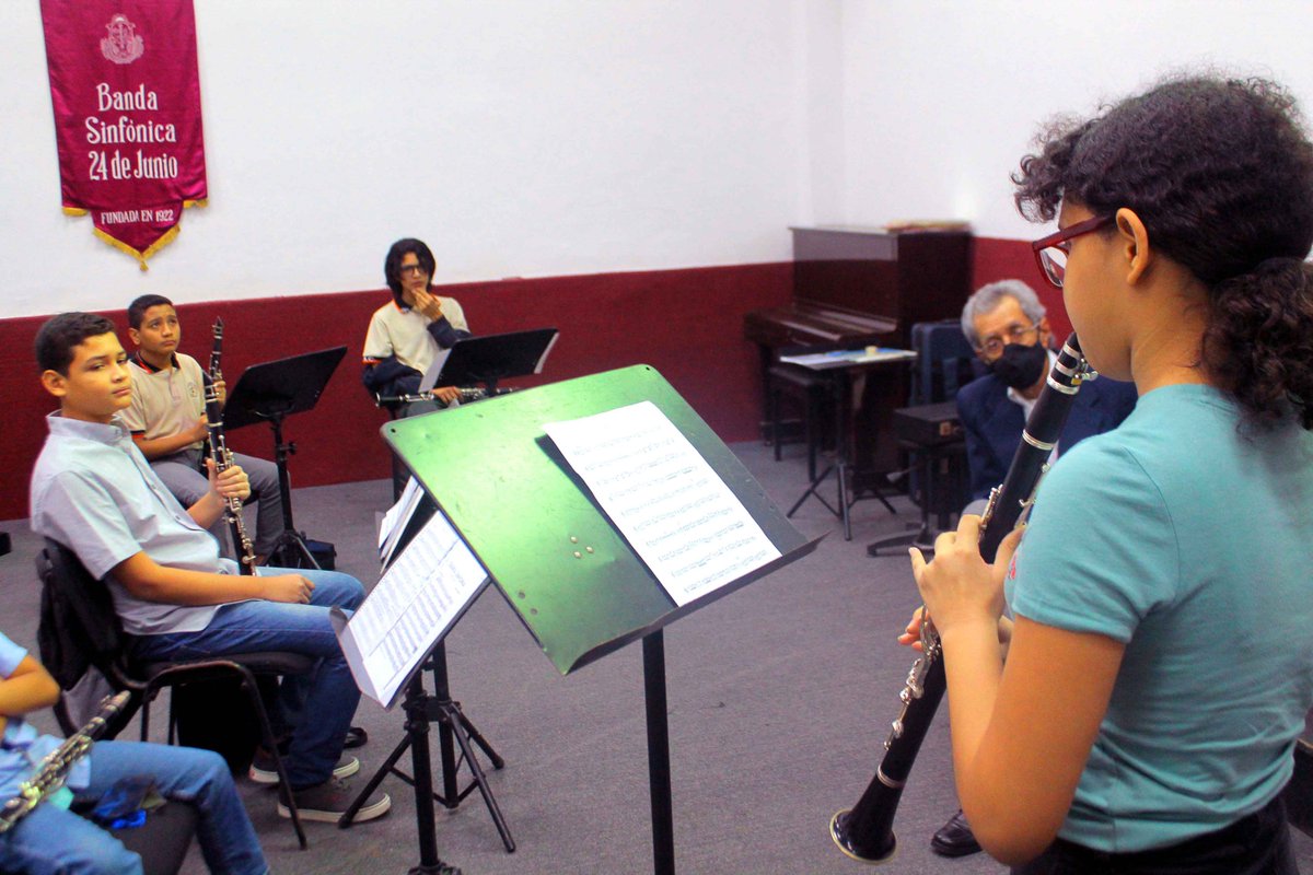 #FelizMiercoles 
#27Ene

Banda Sinfónica “24 de Junio” inició Festival del Clarinete cutt.ly/bj7IFYT

#VenezuelaSolidariaHumanista 
@NicolasMaduro @CaraboboGB @VillegasPoljak @Gabrielasjr