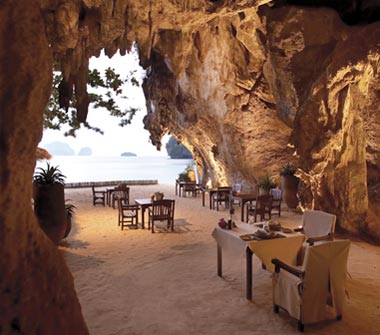TCEmmaSavage's tweet photo. I've been working on a Thailand multicentre for my customers.  Completely bespoke. And my recommendation for the final stop? The beautiful, luxurious #Rayavadee. I loved my stay there! I've enjoyed a drink at that cave bar 😍 https://t.co/CgXN4w4YGZ