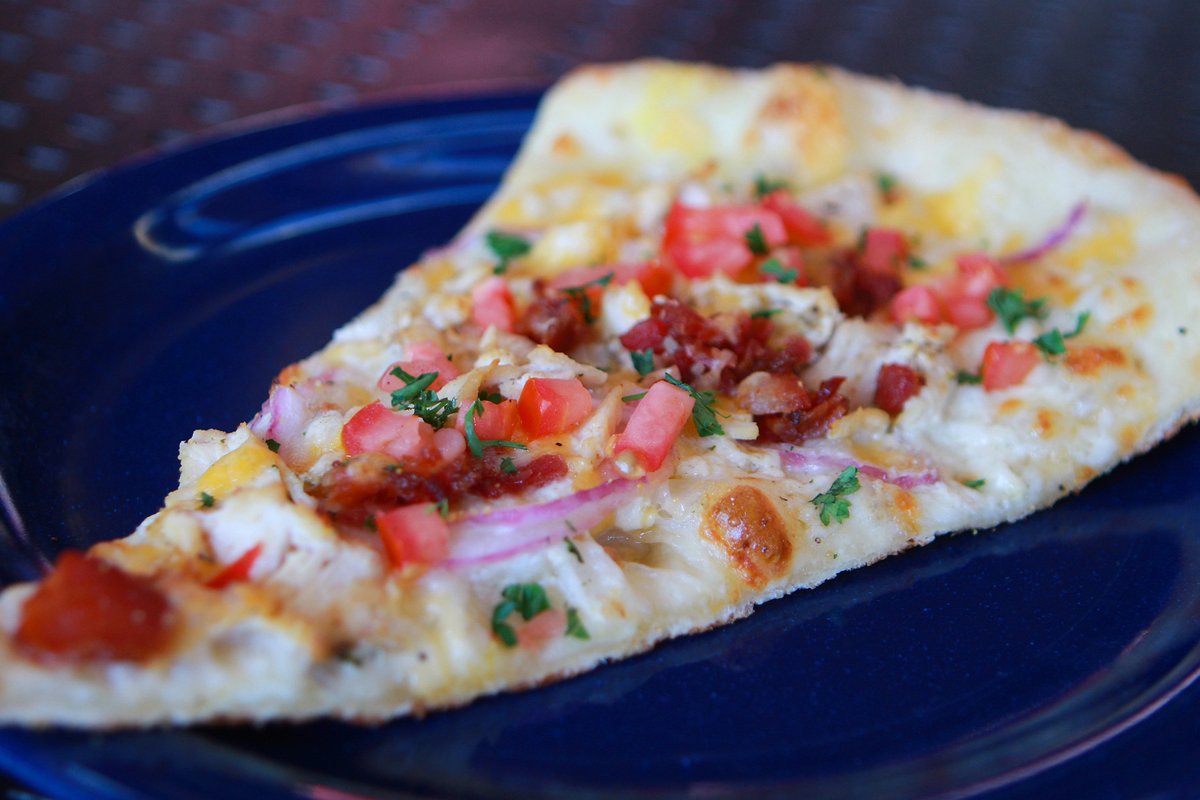 Afraid of Commitment? 😝😅

Pizza By The Slice
Available 11 am - 3 pm, Monday through Friday.
Slice of the Day
Monday —  Roxy Ann
Tuesday —  Margherita with Cheese
Wednesday —  American Beauty
Thursday —  The Popeye
Friday —  Avalanche
5.25
Pepperoni or 3 Cheese
4.75