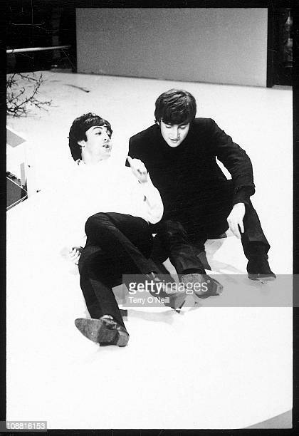 Paul McCartney and John Lennon rehearsing for their roles as Pyramus and Thisbe - a thread ➳♡゛