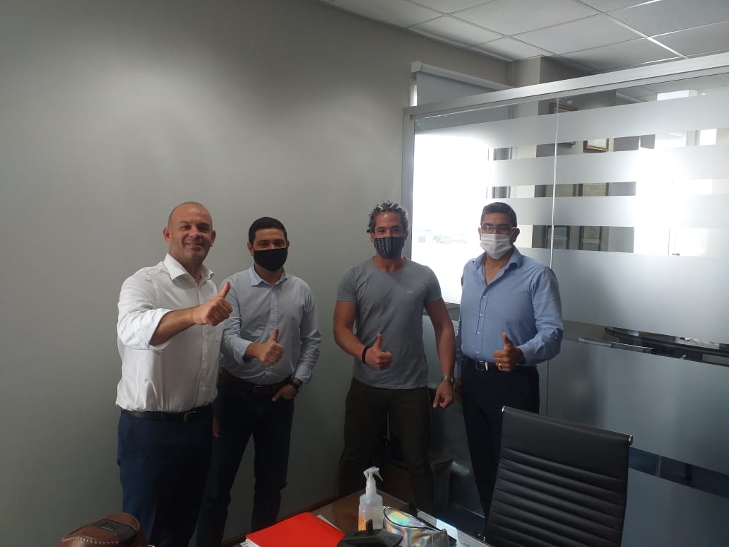 juanvillalbapy's tweet photo. Los dirigentes del Movimiento Marcha Colorada se acoplan a nuestra Lista de Candidatos a Concejales!!! Un agradecimiento especial a los Dirigentes Felix Gamarra, Nery Resquin, Lilian Centurión que hoy se acoplan a nuestra lista!!! Esta en marcha la Recuperación de Asunción !!! https://t.co/b16T9ACgKi