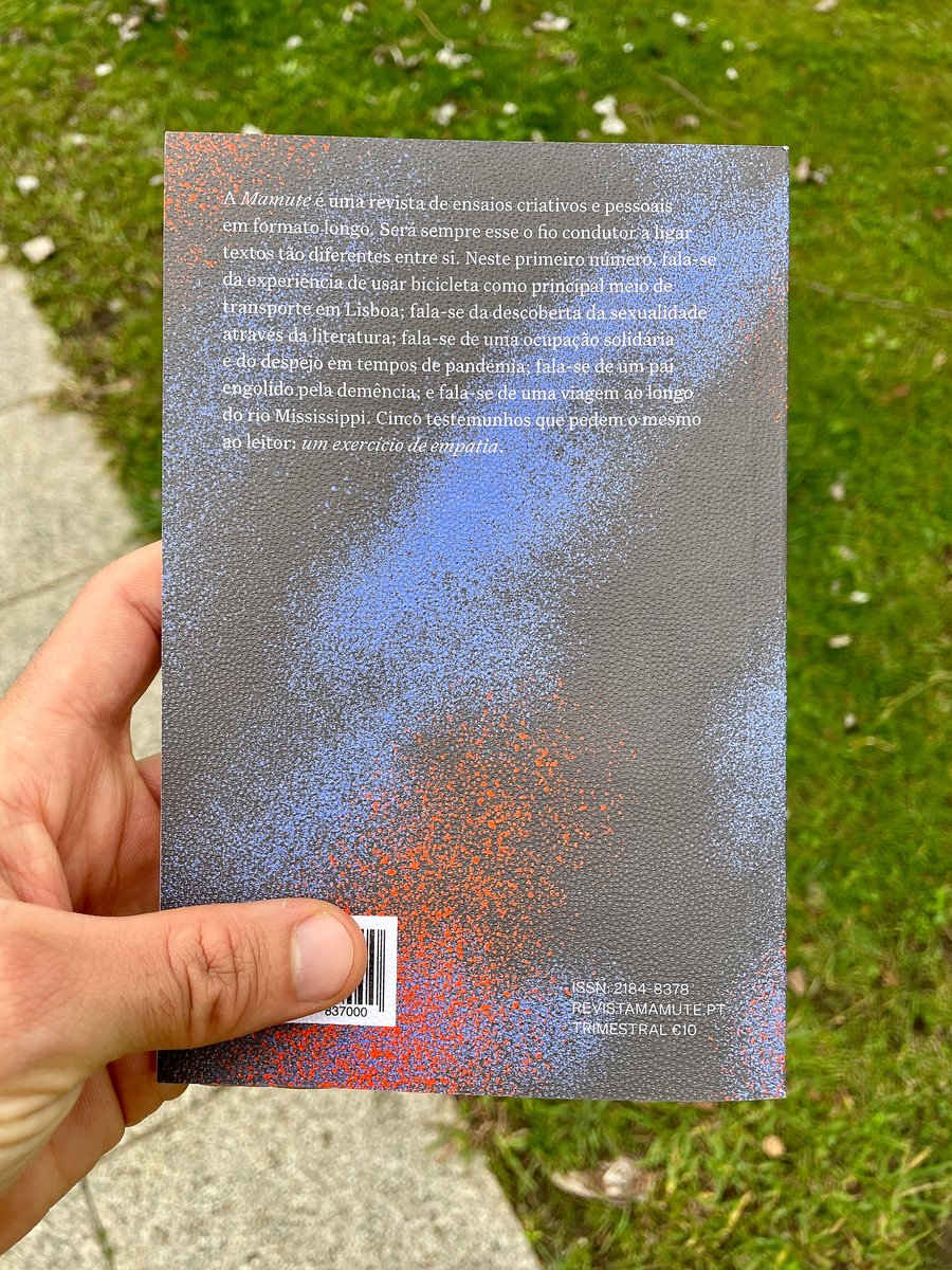 Chegou a Mamute, uma revista literária com “ensaios criativos e autobiográficos”. A Mamute vem reforçar e trazer ainda mais diversidade ao mundo dos média alternativos em Portugal 🔥 Apoiemos também este projecto para que ele não desapareça!

#revistamamute