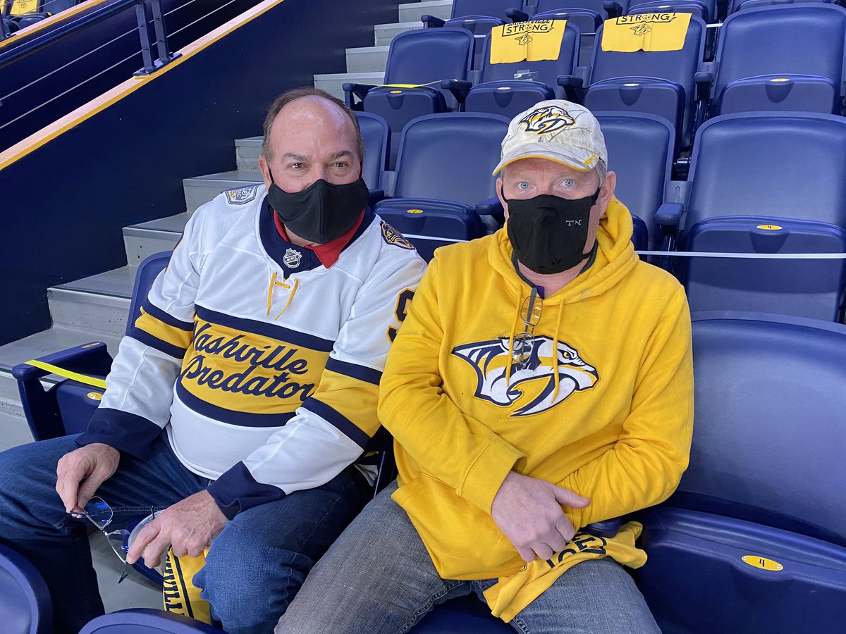 On tonight’s episode of “Lexus Lounge may be closed currently, but”... we ran into a few of our favorites back in Smashville tonight! 🥳🤩😍 It’s been far too long! They’re a bit further from the glass than usual, however, our Lexus Lounge family are here to represent. 👊🏻 #Preds