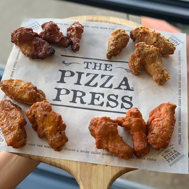 thepizzapress's tweet photo. Tasty Spicy Wings. Try one and I'm sure you'll end up eating a dozen or so ๐ ๐ #WingWednesday
#ThePizzaPress #CraftYourStory #Pizzalover #Fresh #Delivery #PizzaDelivery #PizzaTime #NoLeftOvers #CheeseLovers #Pizzeria #OpenforDelivery #TakeoutDinner #Foodies #Fresh #FoodLove https://t.co/2109GvxdM4