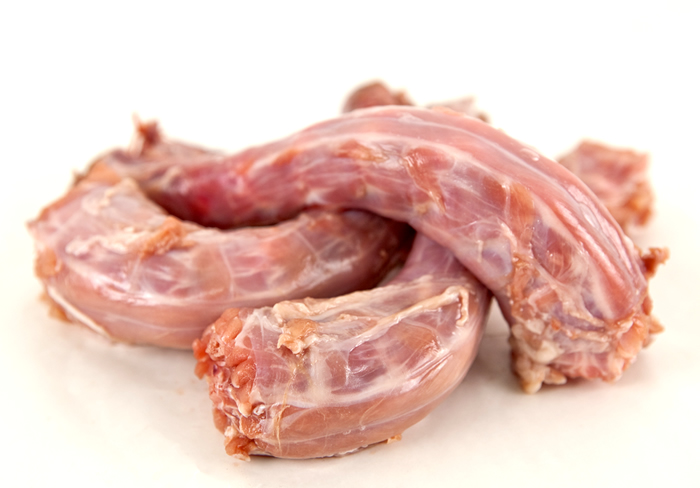 rowf_pak's tweet image. Do you feed your dog raw chicken necks? 
Here is an interesting article explaining the link between the feeding of raw chicken necks and cases of polyradiculoneuritis.

mobile.abc.net.au/news/2018-02-0…